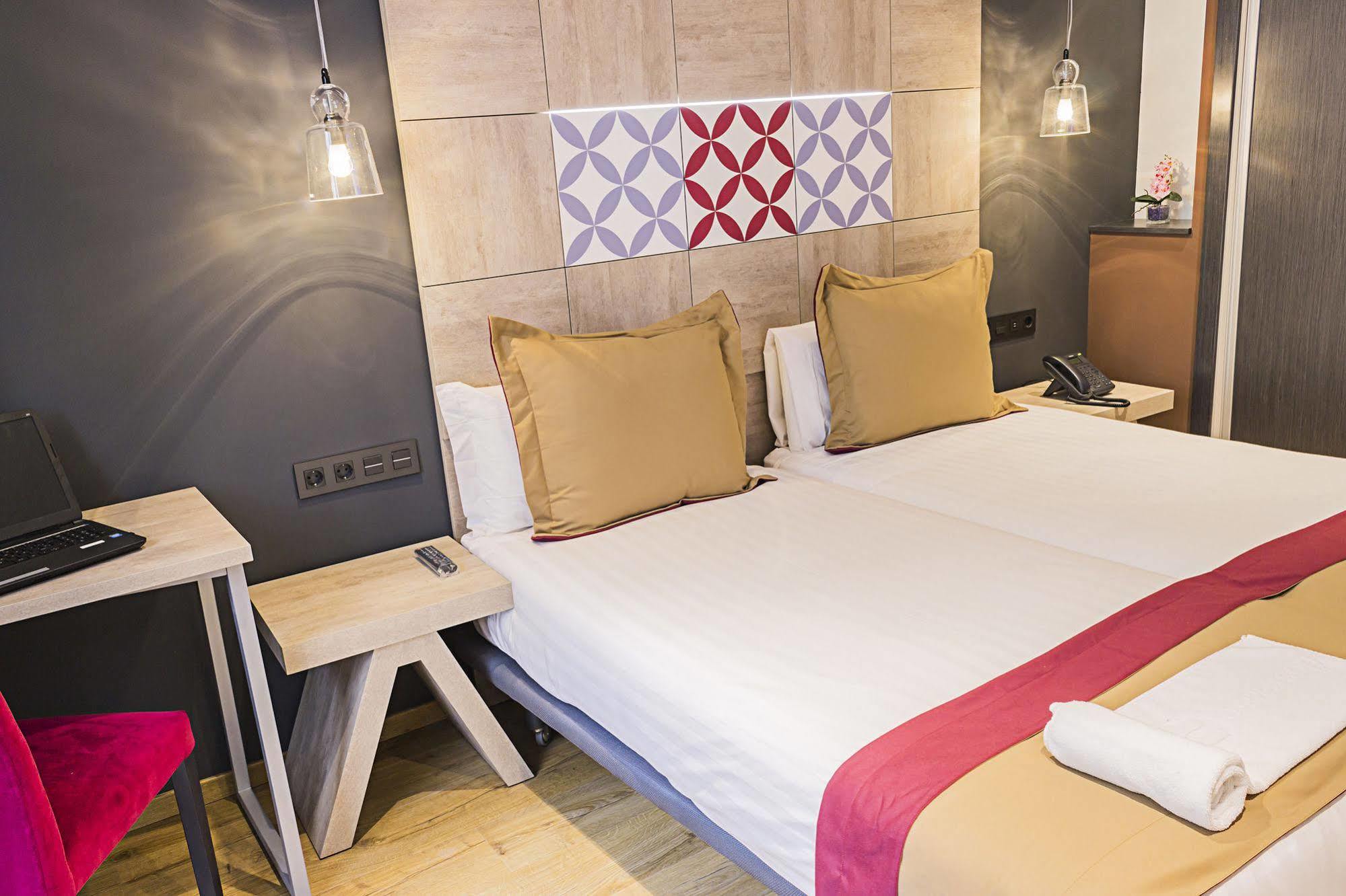 Boutique Hostemplo Sagrada Familia Hotel Barcelona Luaran gambar